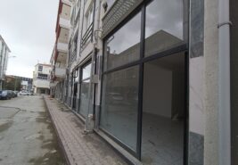 Çarşı Merkezde Geniş Cepheli 110 m2 Dükkan (+70 m2 Bodrum )
